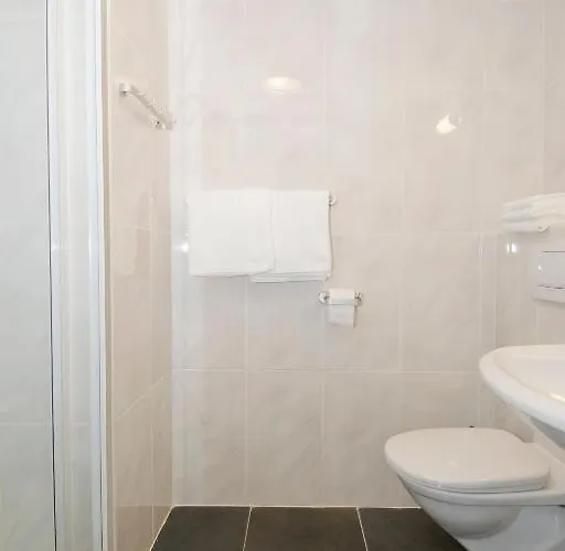 Commandeur فندق مبيت وإفطار