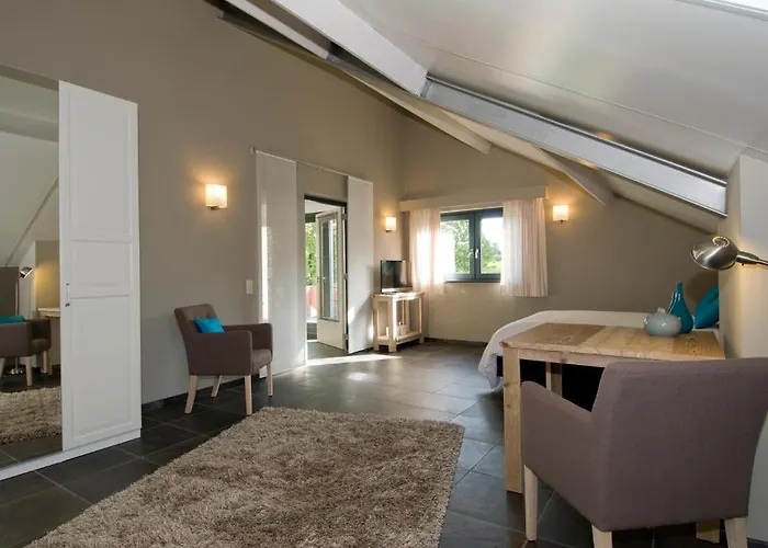 Commandeur فندق مبيت وإفطار